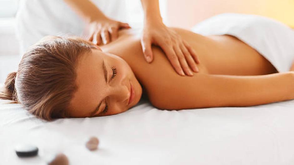 Indulge in a restorative self care session with a decadent 1 Hour Massage at Beautiful Aroma's...
